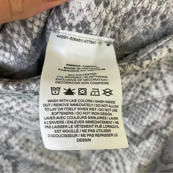 Nike x REVOLVE White Snake Print High Waist Zip Front Leggings SZ Medium - Picture 9 of 15